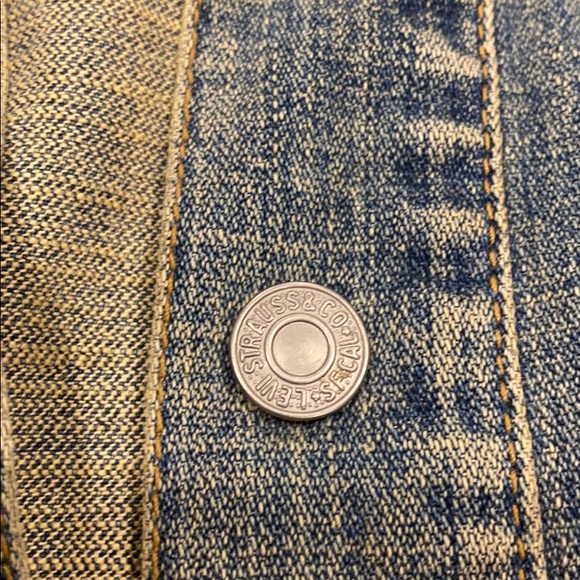 Levi’s Denim Jacket - Picture 5 of 6
